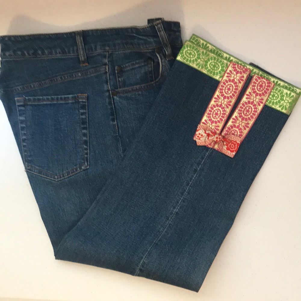 The Denium Tailor Capri Jeans with Ribbon Trim